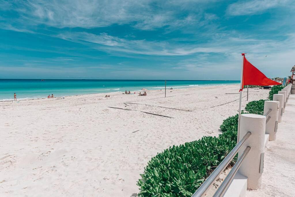 Villas Marlin 108, A Pie De Playa, Albercas, Jacuzi, Ubicacion Inmejorable Cancún Eksteriør bilde